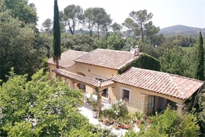 villa à la vente -   83170  BRIGNOLES, surface 150 m2 vente villa - UBI477907460